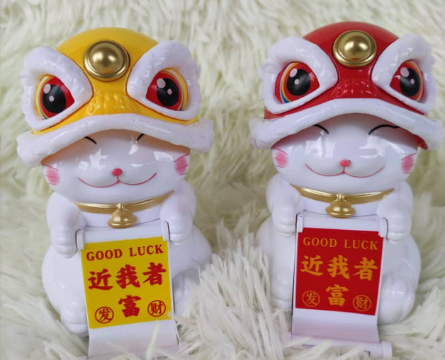 9.5cm Fortune cat with Lion Hood 太阳能醒狮招财猫 | Decor/Lifestyle