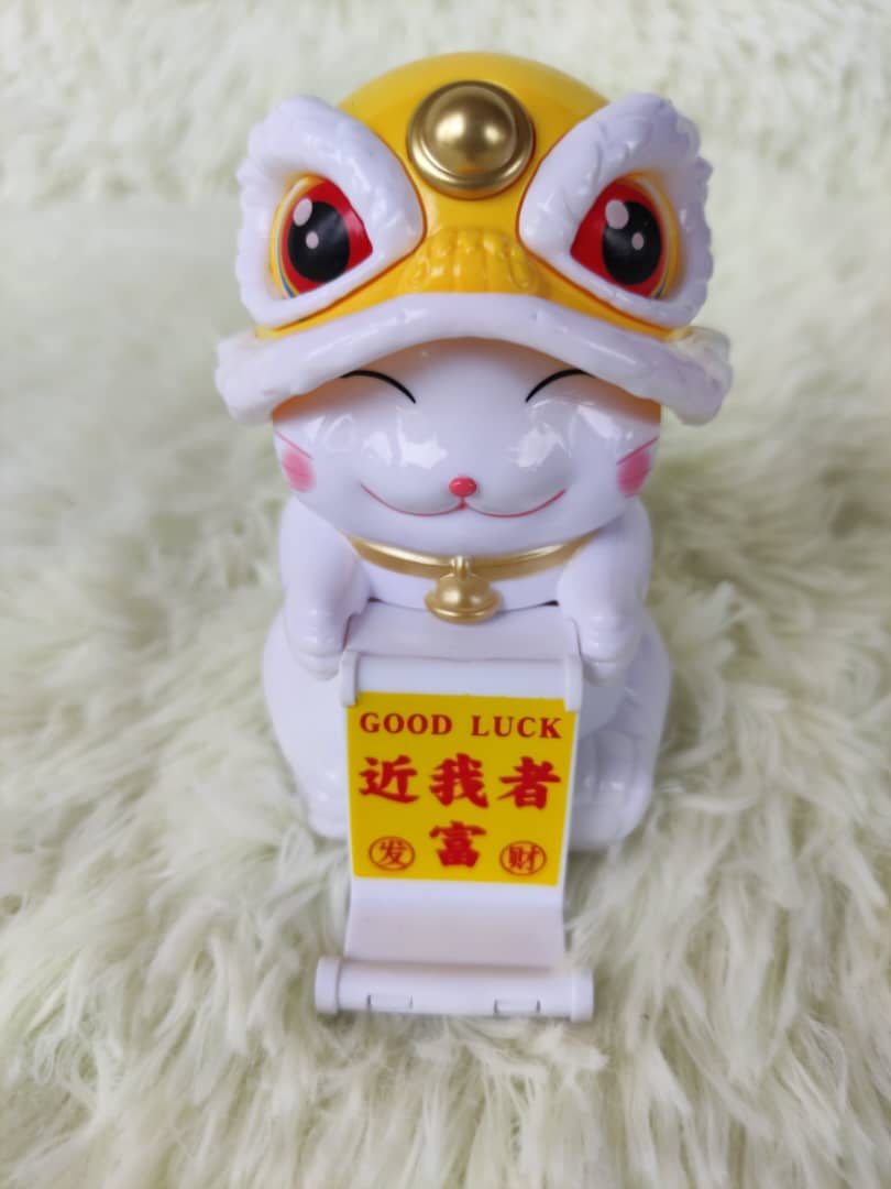 9.5cm Fortune cat with Lion Hood 太阳能醒狮招财猫 | Decor/Lifestyle