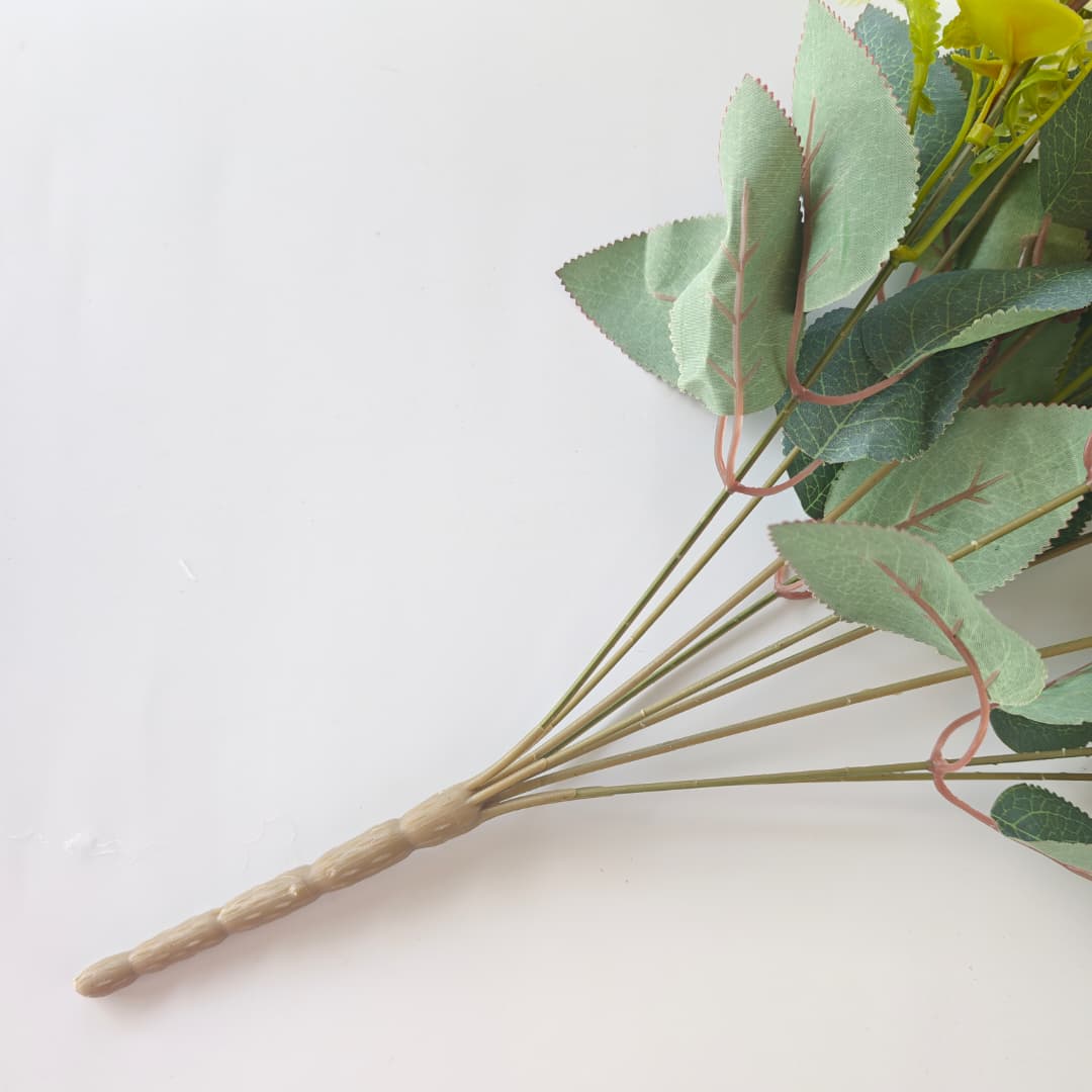 Rose Mix Hand-Tied Bouquet | Short Flowers