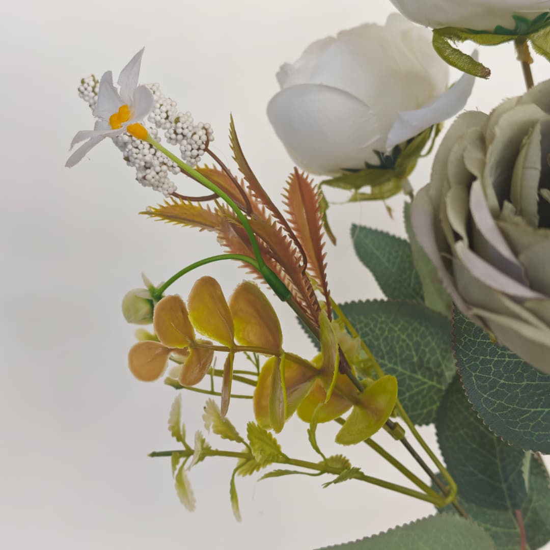 Rose Mix Hand-Tied Bouquet | Short Flowers