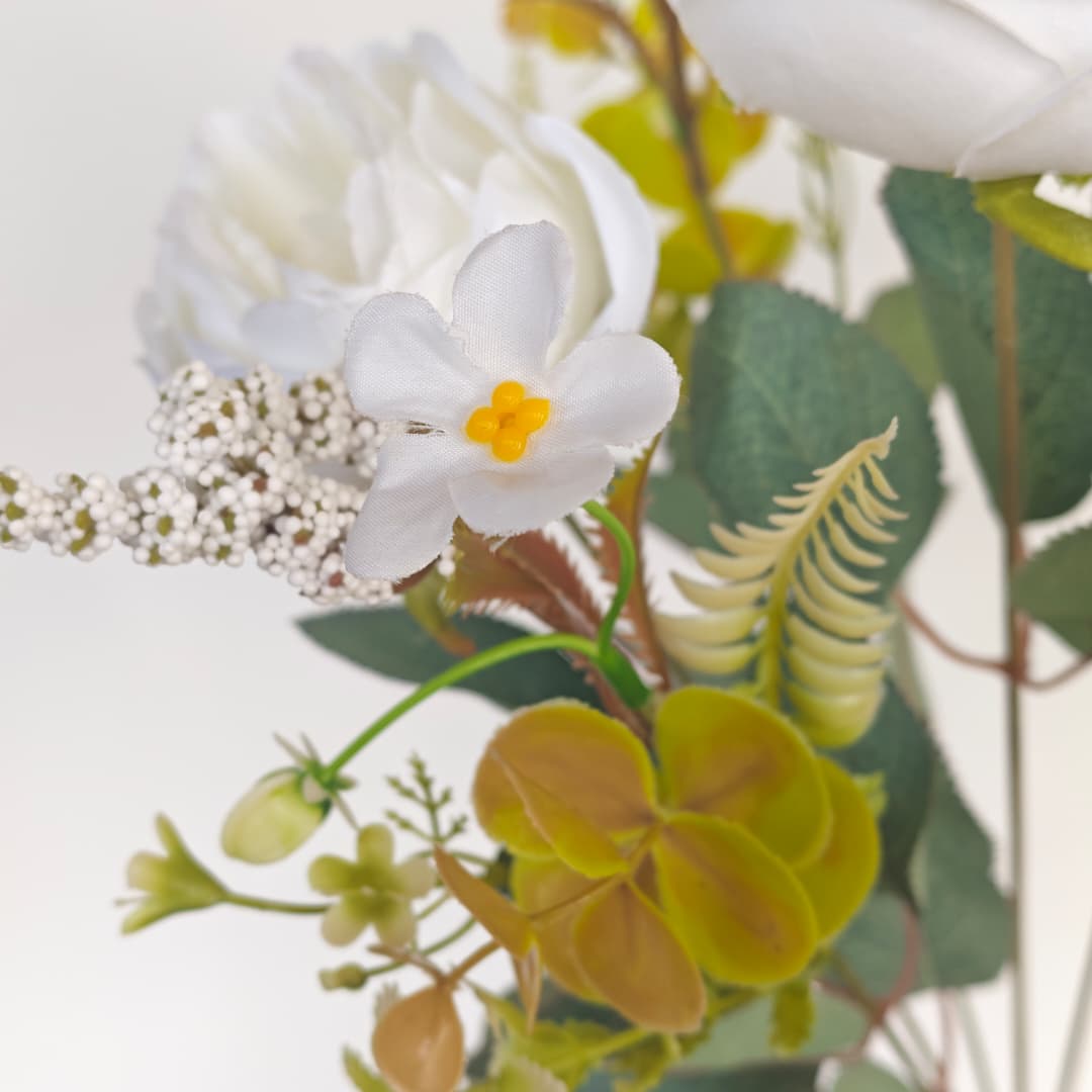 Rose Mix Hand-Tied Bouquet | Short Flowers