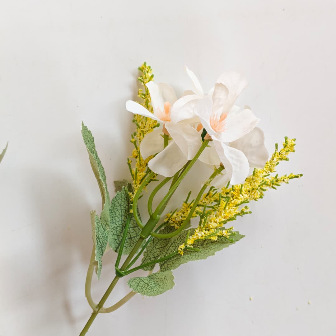 Tea Rose Mix Hand-Tied Bouquet x 5 (28cm) | Short Flowers